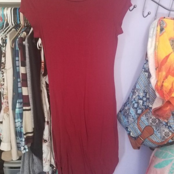 Dresses - Picture 4 of 8